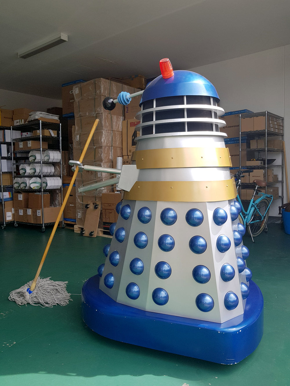 Darlek mopping the floors