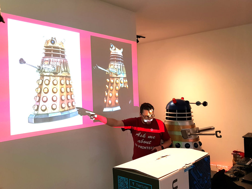 Darlek Presentation in Pro Building with 3d printers